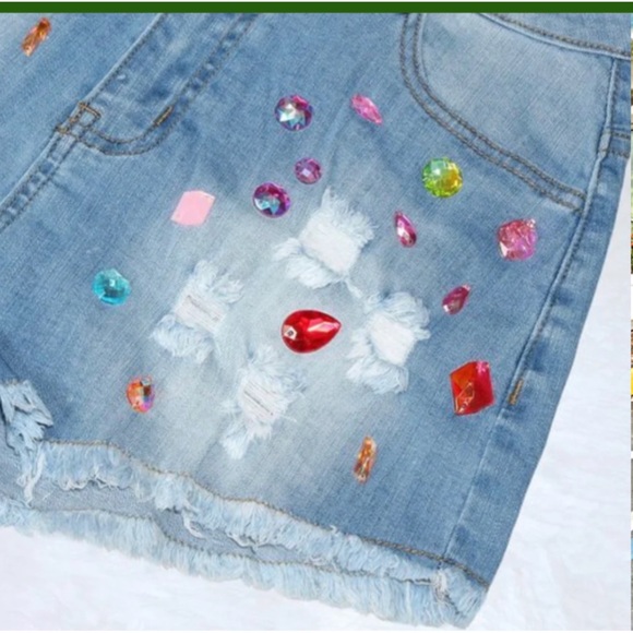 JJ’S FAIRYLAND ~Embellished Denim Shorts (NWT) - Picture 2 of 10